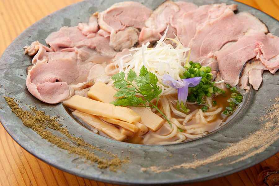 【新店】京都生まれの贅沢な味わい。［麺や鴨一］の洗練された一杯は醤油が決め手の鴨スープ