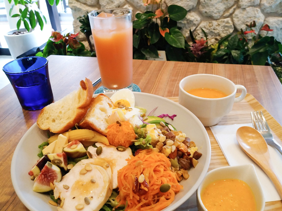 【新店】陽気な空間で料理を満喫。心癒されるハワイアンカフェ「Lani café(ラニカフェ)」が南草津に！