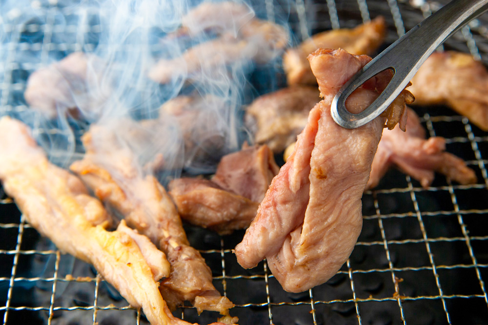 自慢の鶏料理を存分に！ 「トリヤキ酒場ココヤ」が草津駅すぐに誕生。“待ち時間0秒”のレモンサワーで暑気…